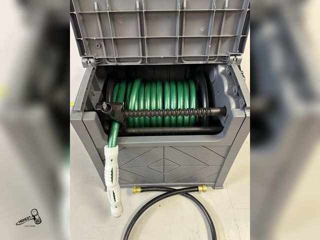 Lot 91-6288 - SUNCAST SMART TUBE HOSE HIDEAWAY WITH BRASS CONNECTIONS AND A 100FT GARDEN HOSE - HOLDS UP TO 150FT ...