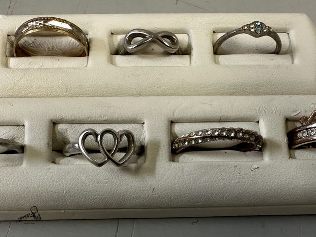 Lot 91-7819 - 7 LADIES RINGS