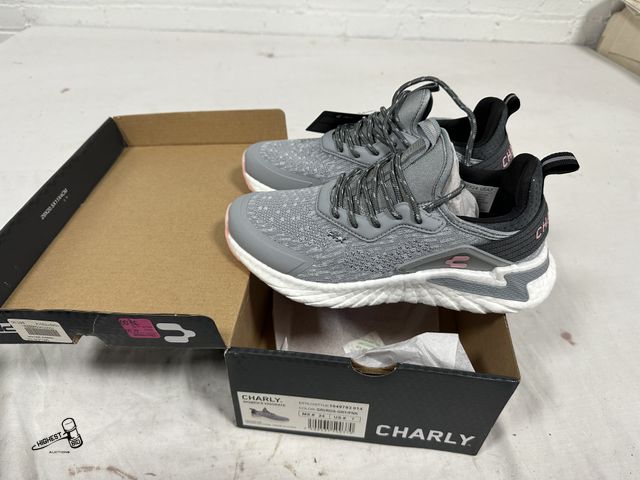 Lot 91-7731 - NEW CHARLY WOMENS VIGORATE SIZE 7 SHOES