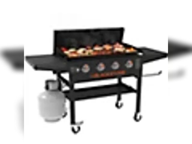Lot 91-9830 - New MSRP $399.99 NEW Blackstone 4-Burner Propane Gas Flat Top Griddle, 36 in., Black