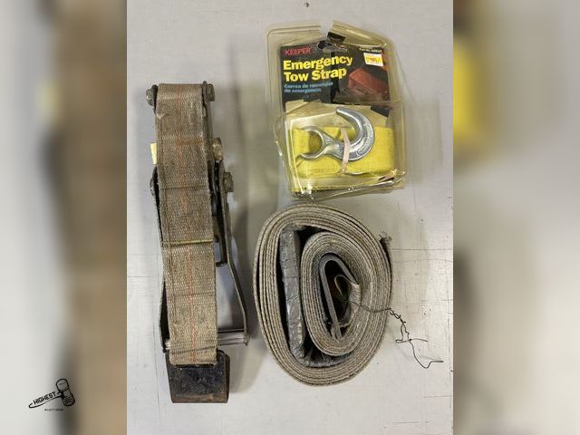 Lot 91-7290 - RATCHET TIE DOWN STRAP &amp; 10 FOOT 7000 POUND TOW STRAP