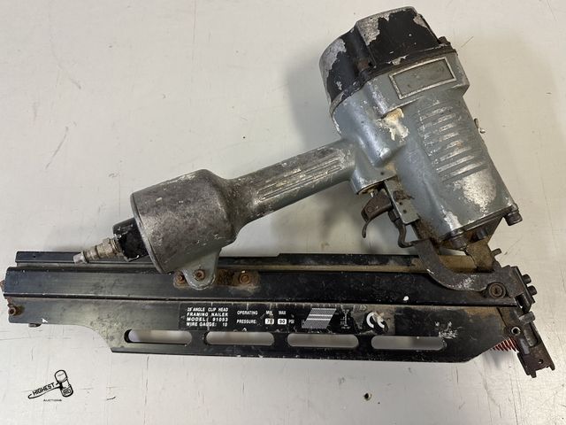 Lot 91-8212 - FRAMING NAILER MODEL 91053