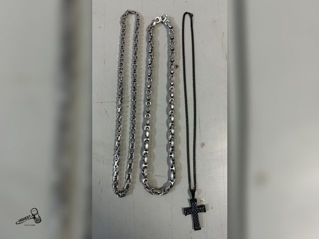Lot 91-7815 - 3 STAINLESS STEEL NECKLACES WITH CROSS PENDANT