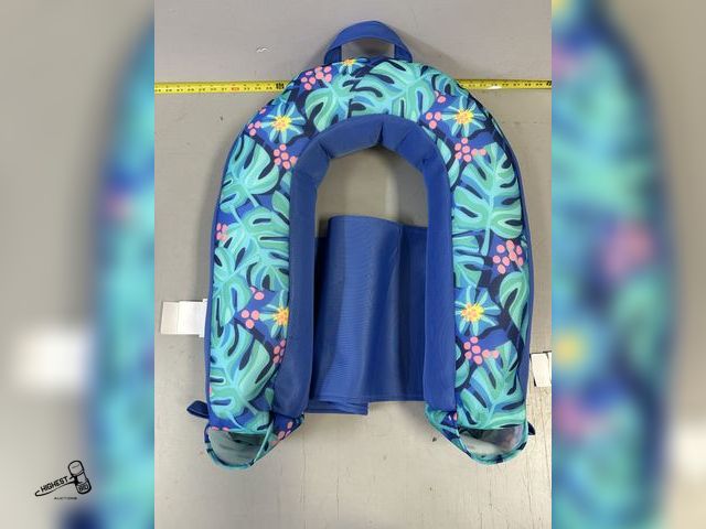 Lot 91-6465 - BIG JOE NOODLE SLING CHAIR - TROPICAL THEME - QUICK DRYING MESH FABRIC - UV AND MILDEW RESISTAN - NO...