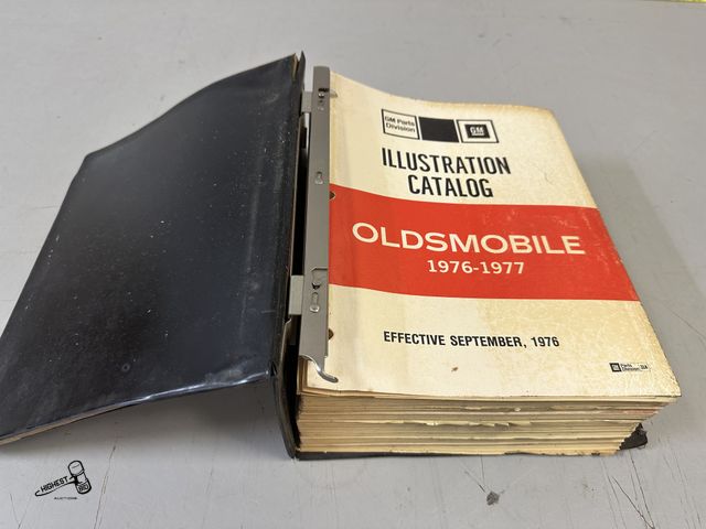Lot 91-6443 - GM PARTS DIVISION OLDSMOBILE 1976-1977 - ILLUSTRATION CATALOG