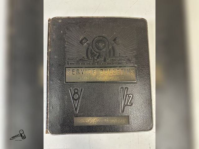 Lot 91-6439 - SERVICE BULLETINS MECHANICAL FORD MOTOR COMPANY BOOK - FROM EITHER 1930'S OR 1940'S