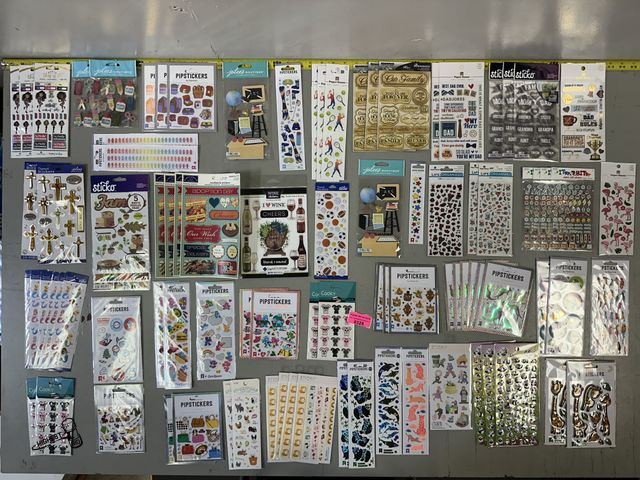 Lot 91-8325 - New SCRAP BOOK STICKERS - 90 NEW PACKAGES SOME 3D