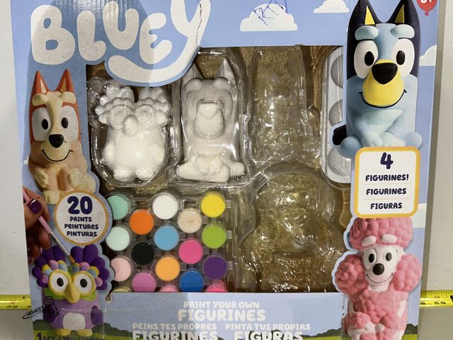 Lot 91-8415 - BLUEY PAINT YOUR OWN FIGURINES - 2 WERE BROKEN AND REMOVED FROM PACKAGE