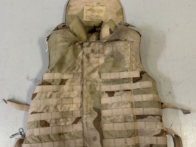 Lot 91-9717 - SIZE LARGE BODY ARMOUR INTERCEPTOR YOLK AND COLLAR OUTSHELL, GOIN PROTECTOR, JACKET IS LOADED