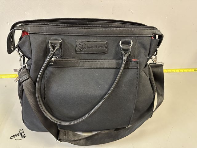 Lot 91-6397 - SARAH WELLS BREASTFEEDING PUMO BAG - BLACK - GREAT CONDITION