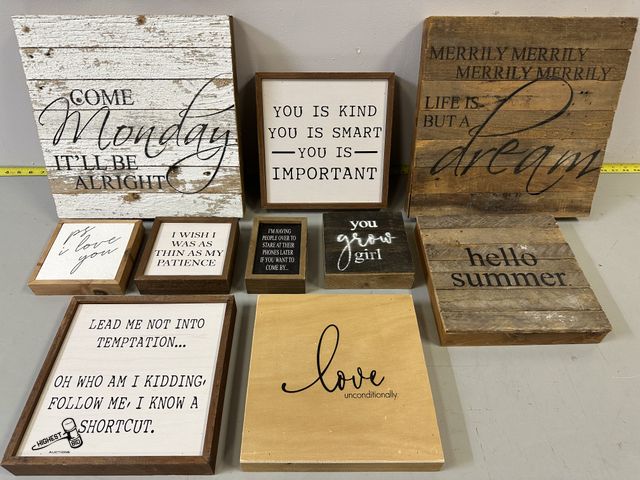 Lot 91-8347 - New 10 WOODEN HOME DECOR SIGNS