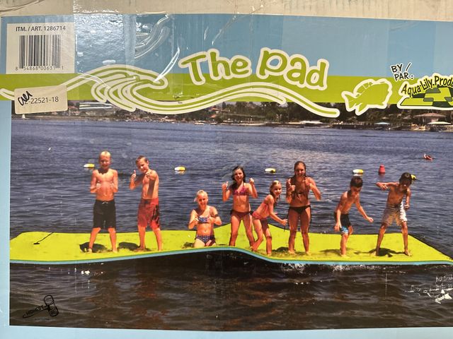 Lot 91-6329 - MSRP $ 579.00 AQUA LILY THE PAD 17' X 6' - DUAL FOAM LAYER CONSTRUCTION - PROPRIETARY UV RESISTANT F...