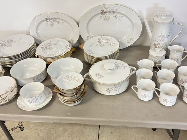 Lot 91-7083 - THE JOHANN HAVILAND BAVARIA CHINA SET MADE IN GERMANY - THE PATTERN IS CALLED SWEETHEART ROSE - SET ...