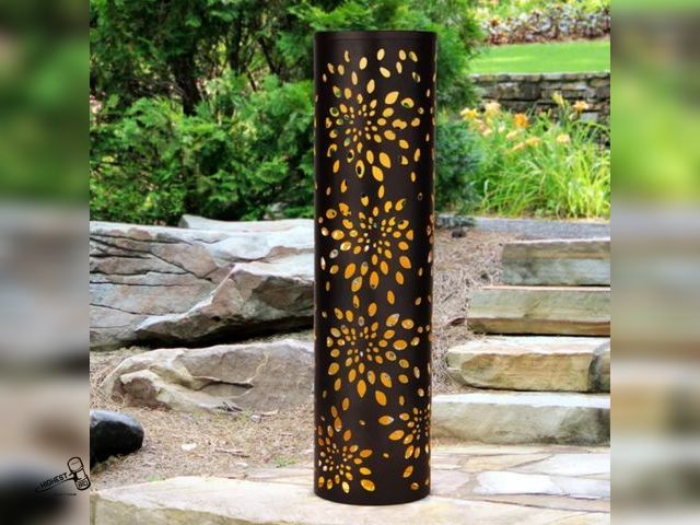 Lot 91-6494 - 32" SOLAR PATIO PILLAR - SOLAR LED - GARDEN STAKE FOR STABILITY - 32in (L) x 8.2in (W) - SOME PHOTOS...
