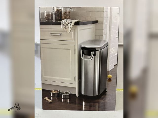 Lot 91-8544 - New SIMPLE HUMAN XL PET FOOD CAN 36-44 LB - Fits approximately 40 lbs (18.1 kg) of dry pet food - Ro...