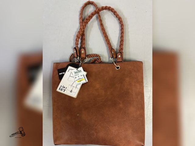 Lot 91-7086 - STEIN MART 3 IN 1 BAG SET - WALLET, BAG, AND TOTE - REVERSIBLE - LOTS OF STORAGE - NEW WITH TAGS