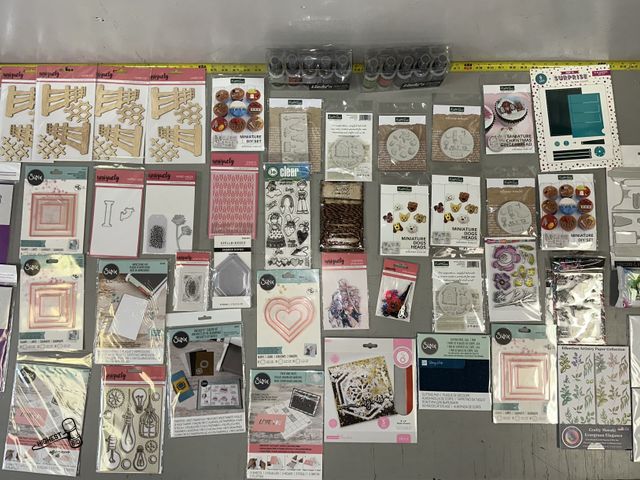 Lot 91-8385 - New TABLE FULL OF SCRAPBOOK &amp; CRAFTING SUPPLIES - SILICONE MOLDS - SHAKER PANES - INKSHEETS - ST...