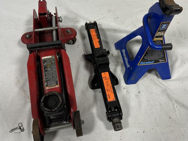 Lot 91-7651 - PITTSBURG HYDRAULIC JACK &amp; DURALST 2 TON JACK STAND &amp; AUTOMOTIVE JACK
