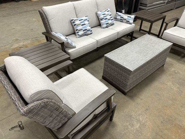 Lot 91-8026 - WOODFERN 6-PIECE DEEP SEATING SET  &amp; 4 PILLOWS