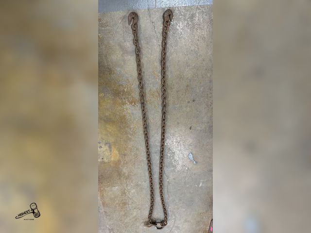 Lot 91-7067 - TWO 6FT HEAVY DUTY SPREADER CHAINS