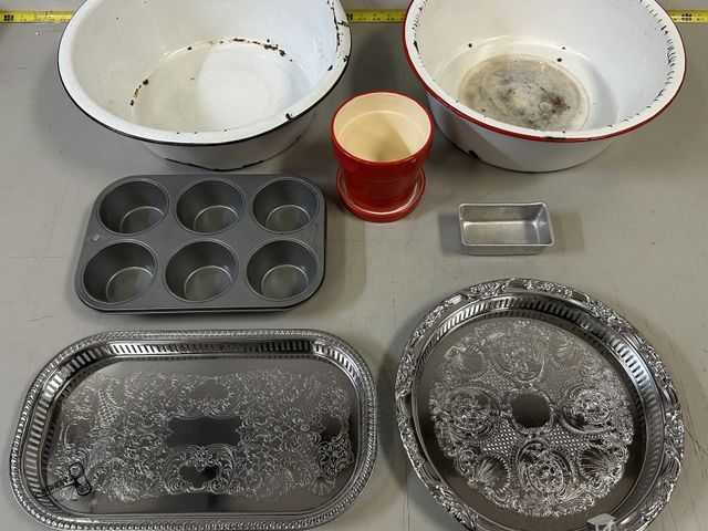 Lot 91-8189 - VINTAGE ENAMELWARE BASIN WHITE WITH RED AND BLACK TRIM 16" DIAMETER - SILVER ROUND &amp; RECTANGULAR...
