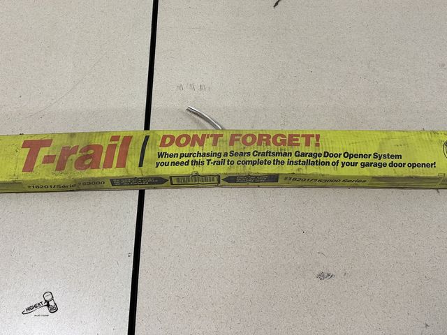 Lot 91-7063 - SEARS CRAFTSMAN T-RAIL FOR A GARAGE DOOR OPENER