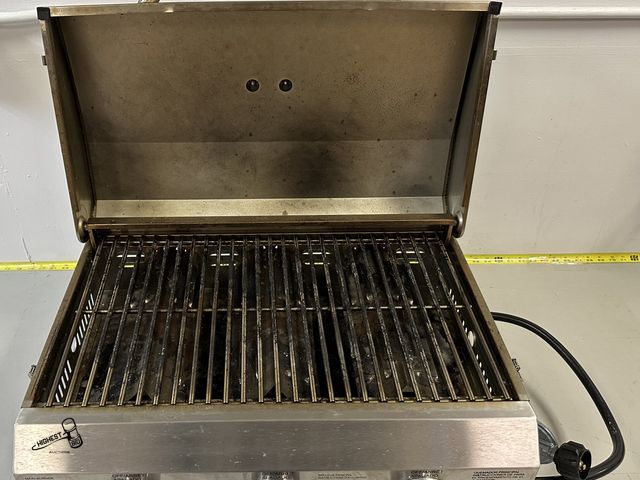 Lot 91-8743 - NXR 3 Burner Portable Tabletop Propane Gas Grill in Stainless Steel