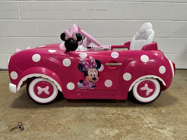 Lot 91-10518 - LIKE NEW 6V Minnie Mouse Quad, Battery Powered Ride-on, Ages 3+ WITH CHARGER &amp; PARENTAL REMOTE T...