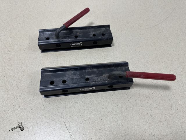 Lot 91-7107 - 2 ONEWAY WOLVERINE GRINDING JIG BASES