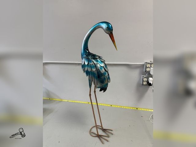 Lot 91-6366 - 35" BLUE HERON STATUE - ALL METAL CONSTUCTION - CRAFTED FROM STEEL - POWDER COATED WITH A HIHG GLOSS...
