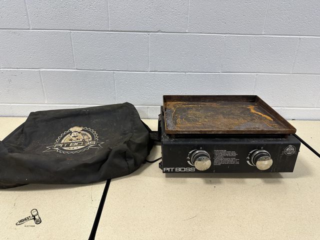 Lot 91-10341 - PITBOSS GRIDDLE 18" X 14" WITH COVER, DRIP TRAY &amp; PROPANE HOOK UP - NEEDS RESEASONED