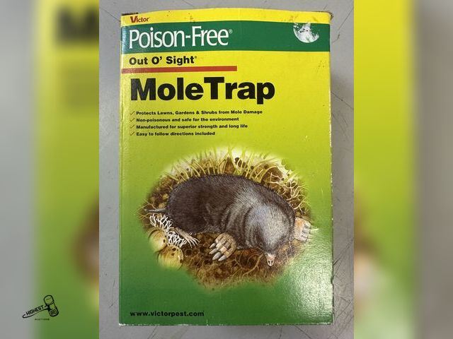 Lot 91-6622 - VICTOR POSION FREE MOLE TRAP - PROTECTS LAWNS, GARDENS AND SHRUBS FROM MOLE DAMAGE - NON POISONOUS A...
