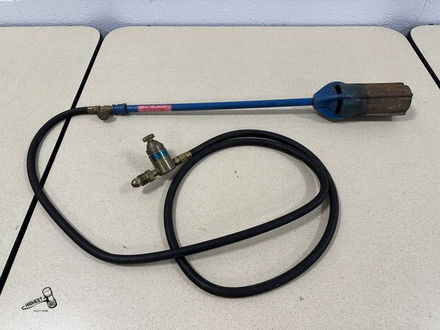 Lot 91-7052 - BLOW TORCH FOR A PROPANE TANK