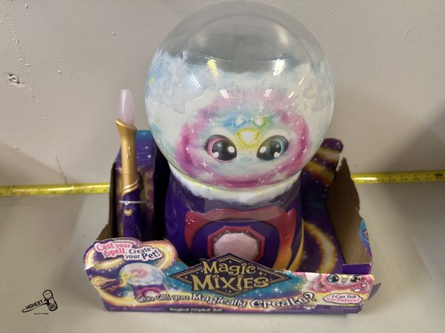 Lot 91-7991 - New MAGIC MIXIES MAGICAL CRYSTAL BALL