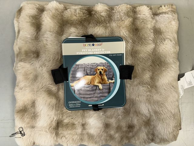 Lot 91-8489 - BRENT WOOF WATERPROOF PET BLANKET &amp; FURNITURE PROTECTOR - 60" X 70" - MACHINE WASHABLE - MUD - S...