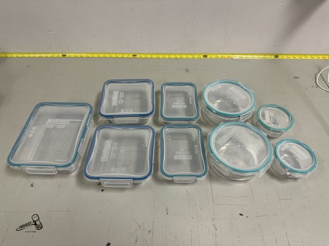 Lot 91-5999 - SNAPWARE PYREX 18 PIECE GLASS FOOD STORAGE SET - AIRTIGHT - LEAK PROOF - 9 CONTAINERS WITH LIDS - RE...