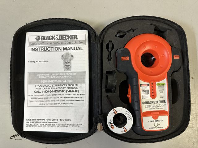 Lot 91-9014 - BLACK &amp; DECKER BULLS EYE LASER LEVEL STUD FINDER IN CASE
