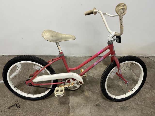 Lot 91-7864 - COLUMBIA HOT STUFF 20" BIKE