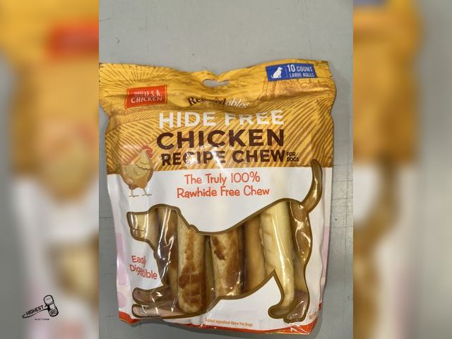 Lot 91-8483 - REWARDABLES HIDE FREE CHICKEN RECIPE CHEW FOR DOGS - 100% RAWHIDE FREE - 2.4 LBS - EXP 8/31/2027