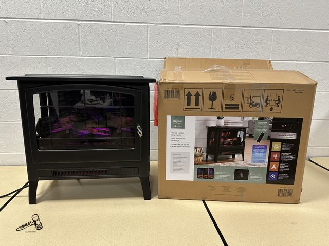 Lot 91-8013 - INFRARED ELECTRIC FIREPLACE STOVE HEATER - 1,500 WATTS - 5,200 BTU - PLUGS INTO STANDARD 120V / 60Hz...
