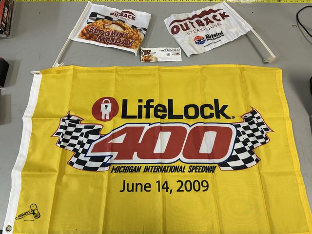 Lot 91-8078 - 3 NASCAR FLAGS JUNE 14, 2009 MICHIGAN INTERNATIONAL SPEEDWAY &amp; OUTBACK STEAKHOUSE BRISTOL MOTOR ...