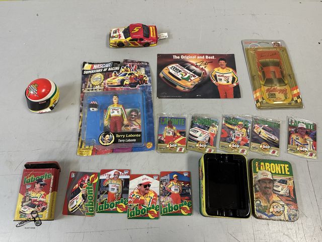 Lot 91-8090 - kELLOGG'S NASCAR COLLECTIBLES - 2 METAL TINS WITH METAL TRADING CARDS - RACING HELMET - TERRY LABONT...