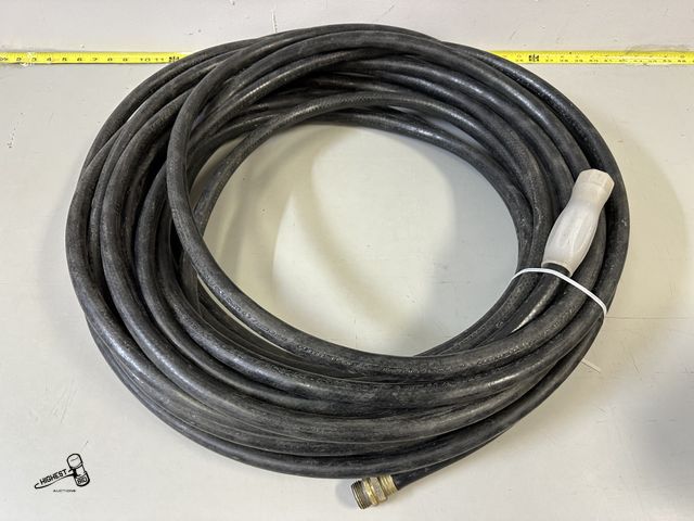 Lot 91-8935 - 100' COMMERCIAL BLACK GARDEN HOSE