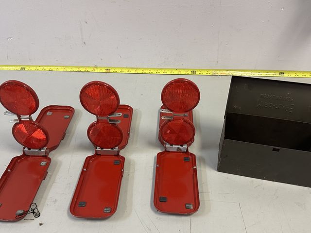Lot 91-10093 - Vintage SET OF 3 Miro-Flare 118BF Roadside Auto Safety Reflector Kit w Metal Box