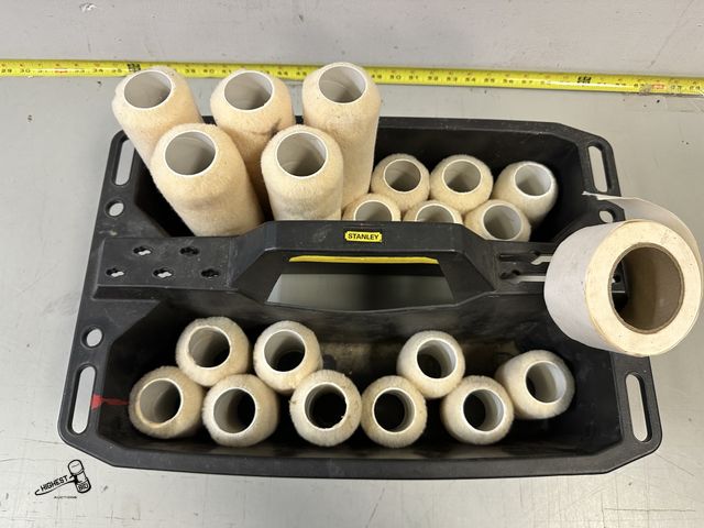 Lot 91-10480 - 20 PAINT ROLLERS IN STANLEY CARRYING TOTE