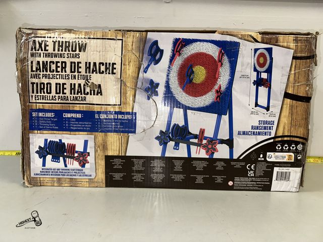 Lot 91-8462 - AXE THROW WITH THROWING STARS - COMPLETE IN BOX