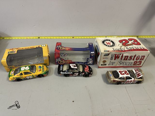 Lot 91-7554 - NASCAR RACING COLLECTIBLES 1:24 SCALE NASCAR CARS REVELL #23 JIMMY SPENCER WINSTON LIGHTS 1999 FORD ...