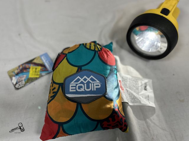 Lot 91-7584 - EQUIP ONE PERSON TRAVEL HAMMOCK &amp; EVEREADY LED LIGHT