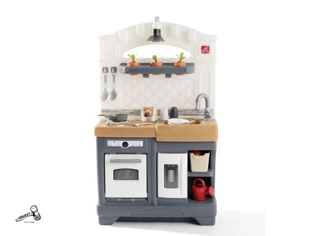 Lot 91-8426 - New STEP 2 GARDEN FRESH KITCHEN