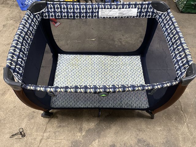 Lot 91-7620 - MONBEBE PORTABLE PLAY YARD - GREAT FOR A PUPPY